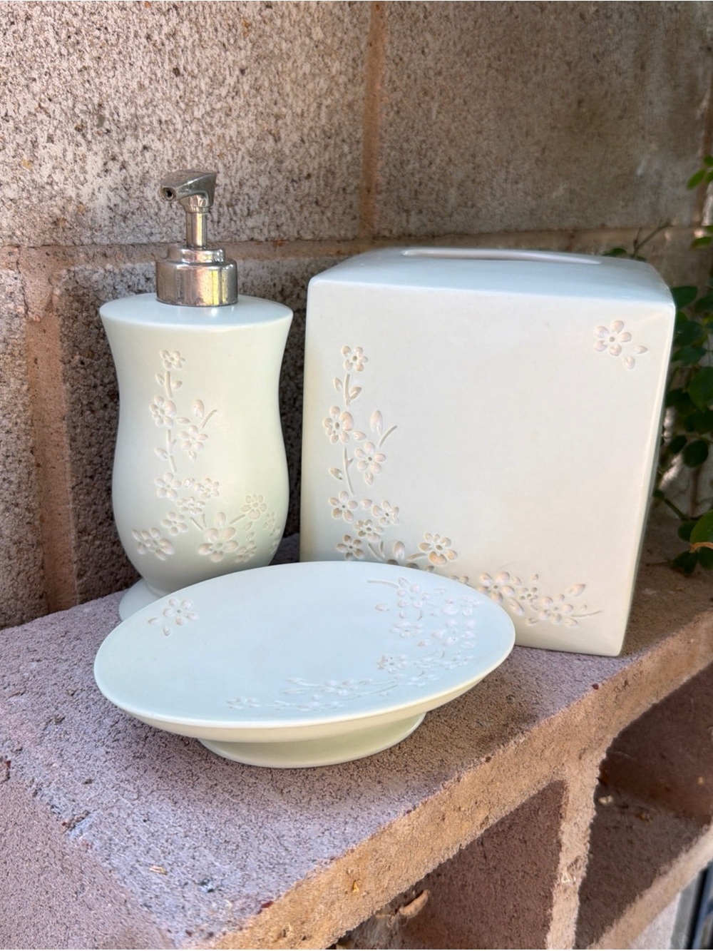 Simply Shabby Chic Ceramic Floral Set Tissue Cover Soap Dish Soap Dispenser